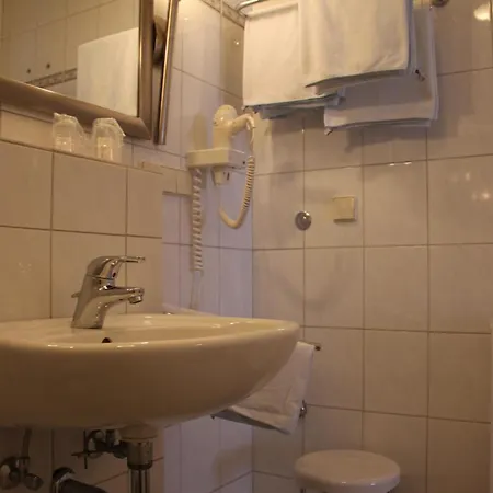 斯泰因佛德巴斯克酒店