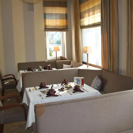 斯泰因佛德巴斯克酒店